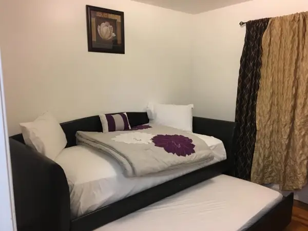 Mojoy Homesuites At Runyon 6